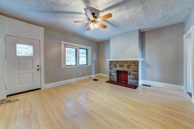 Building Photo - Beautiful 4 bedroom home in Mt. Oliver ava...