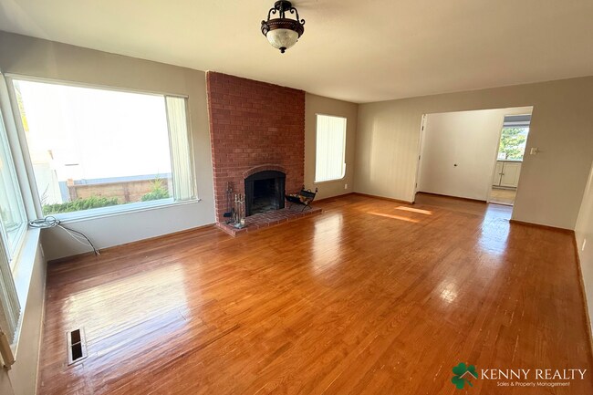 Foto del edificio - Bright and Spacious 3BD/3BA Home with Bonu...