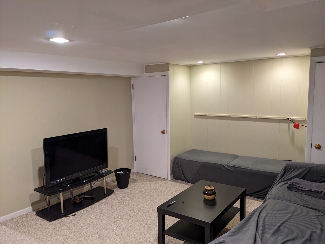 2136 Pinehurst Ave, Saint Paul, MN 55116 House Rental in Saint Paul