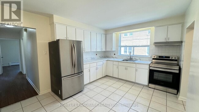 Building Photo - 242 Wilmington Ave