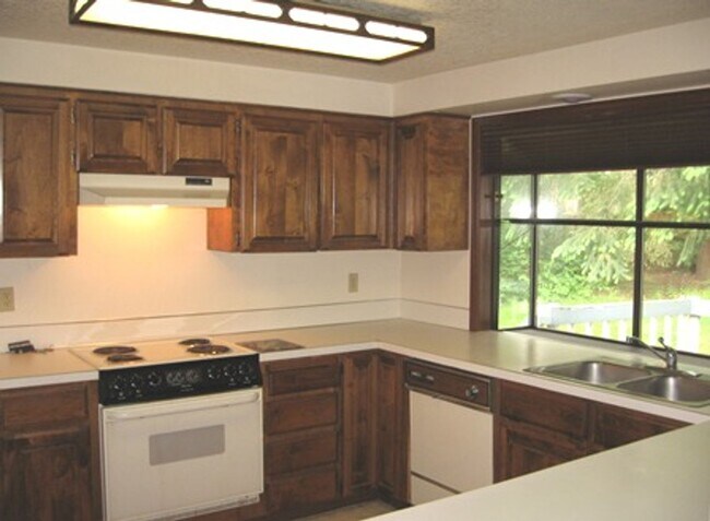 Foto del edificio - Coming Soon! Spacious 3 BD, 2.5 BA Home in Beaverton