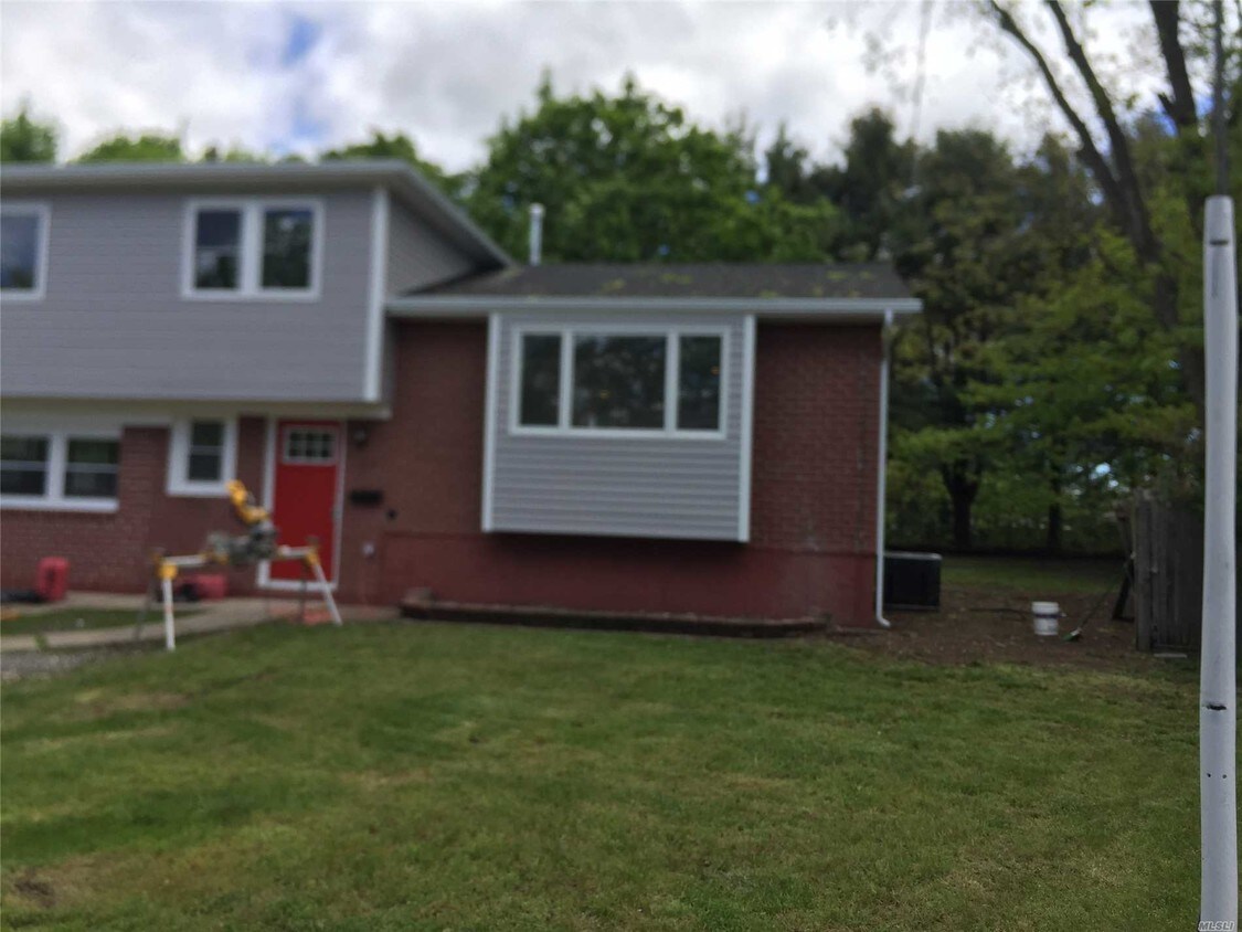 Building Photo - 57 Dahlia Ln
