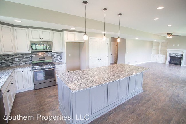 Foto del edificio - 4 br, 2.5 bath House - 5651 Ralph Dobbs Way