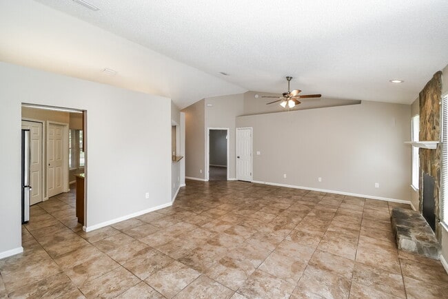 Building Photo - 8133 Fieldside Dr W