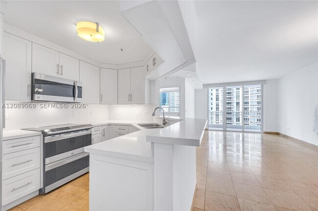 Building Photo - 801 Brickell Key Blvd