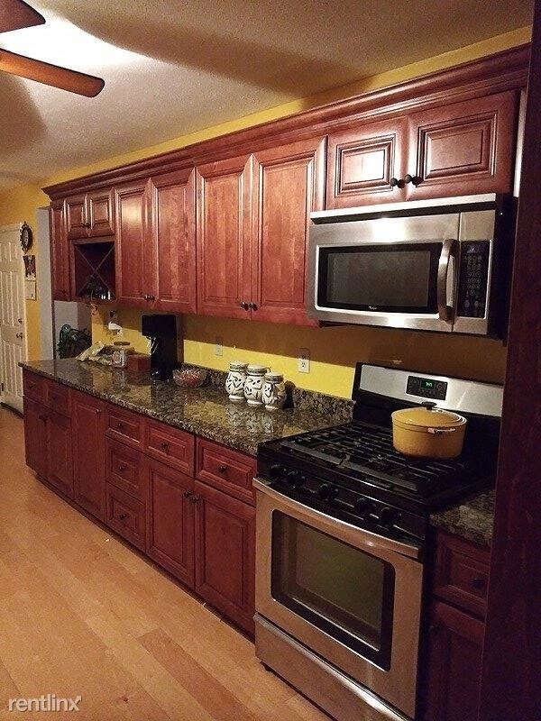 Foto del edificio - 3 br, 2 bath House - 54 Winston Avenue