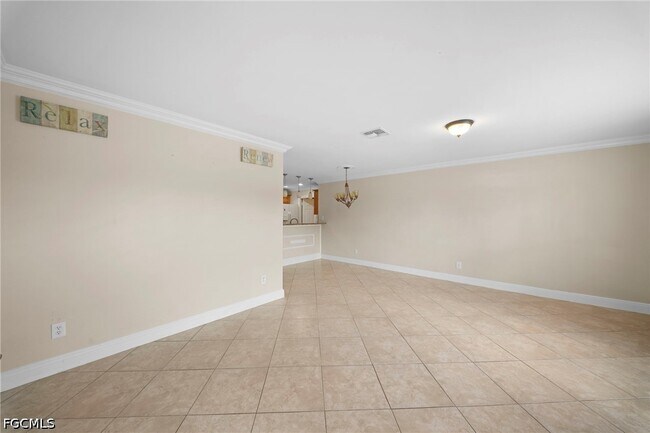 Building Photo - 3402 Santa Barbara Blvd S