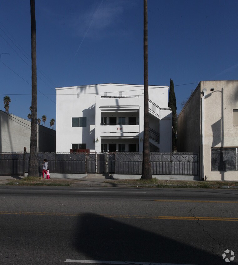 Foto del edificio - 5161 W Sunset Blvd