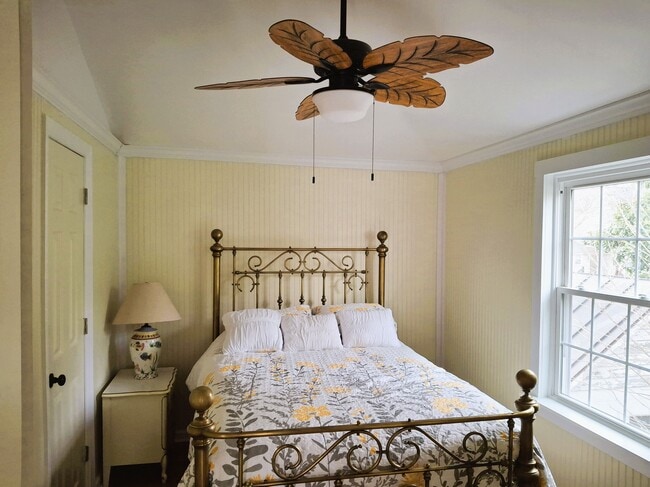 Building Photo - 108 E Park Ave