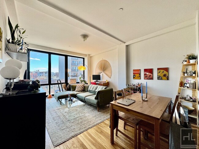 Building Photo - Stunning 700sq ft  1 bedroom apartment in ...