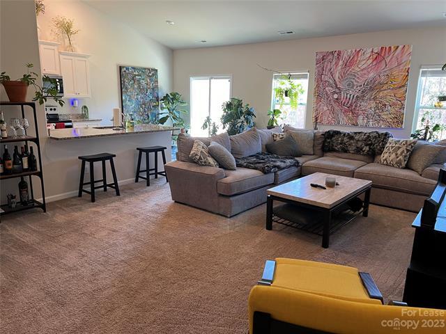 Foto del edificio - 2112 Lanza Dr