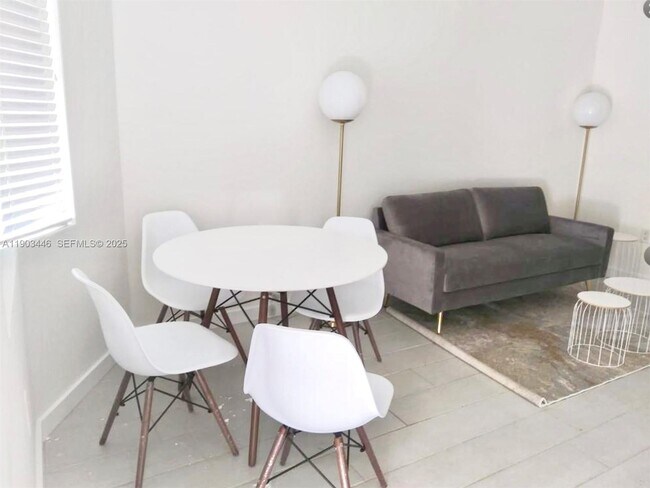 Foto del edificio - 740 Meridian Ave