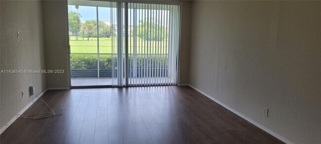 Building Photo - 2851 S Palm Aire Dr