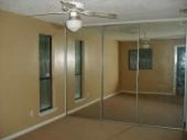 Foto del edificio - 3 br, 2 bath House - 8319 Daisy Lane S