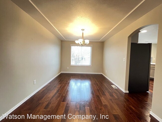 Building Photo - 4 br, 2.5 bath House - 6615 S Lucas