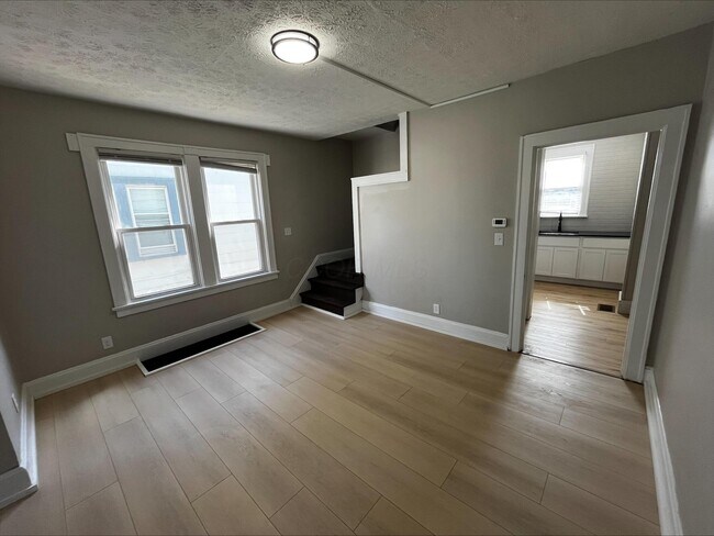 Foto del edificio - 2745 Steele Ave