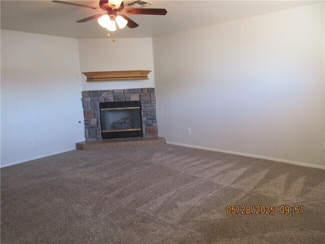 Foto del edificio - 2631 Chambers Ave