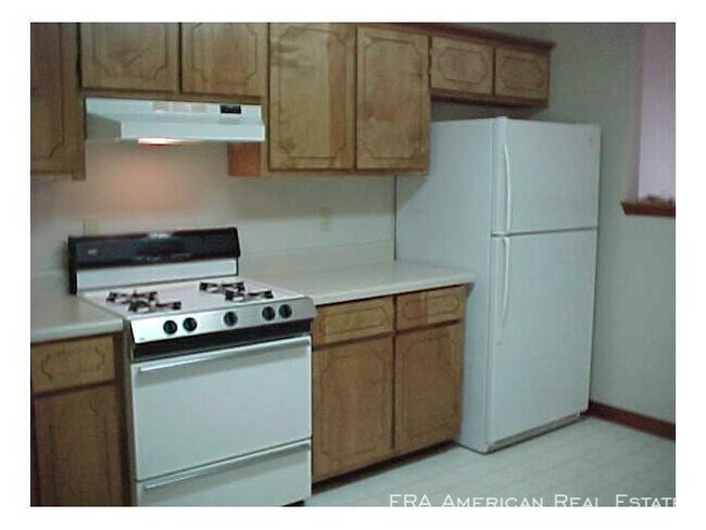 Building Photo - Apartment