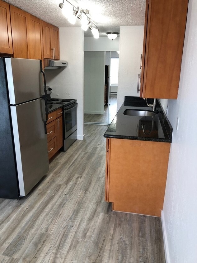 Primary Photo - Spacious 3 Bedroom, 2 Bathroom Apartment w...