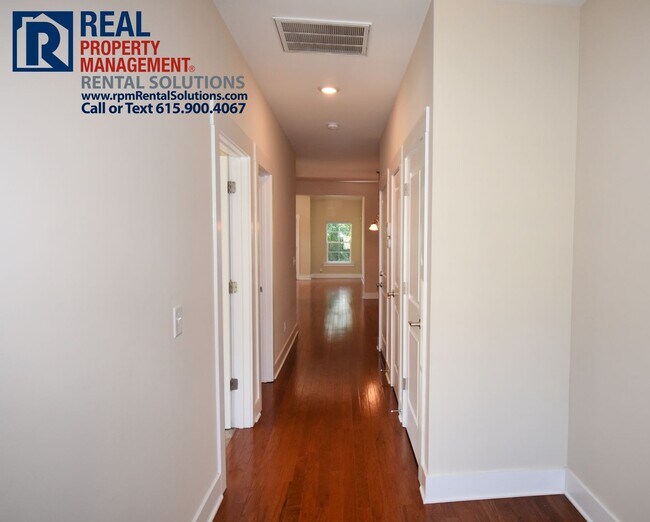 Foto del edificio - Wonderful 3BR/3BA townhome in Franklin! At...