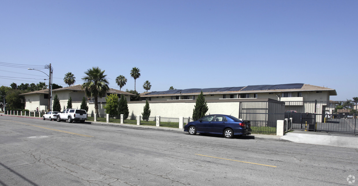 Building Photo - Las Palmas Apartments