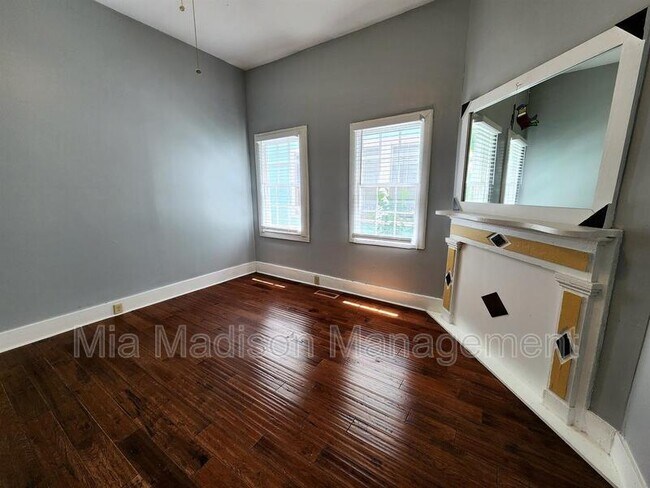 Foto del edificio - 416 E 31st St