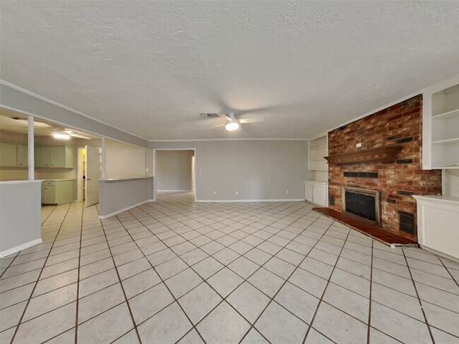 Building Photo - 10648 Fussel Rd