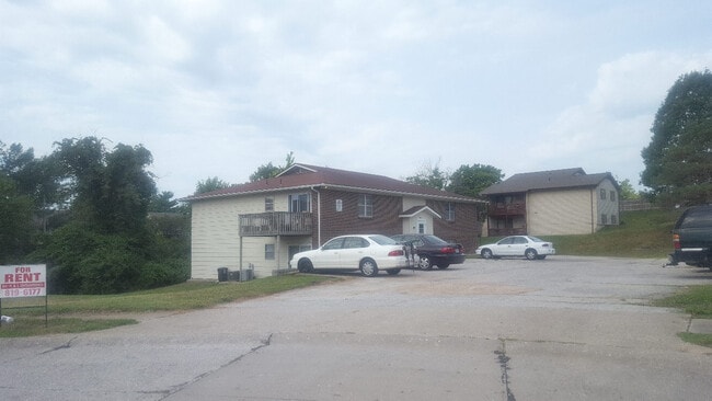 Building Photo - 3300 Albany Ct