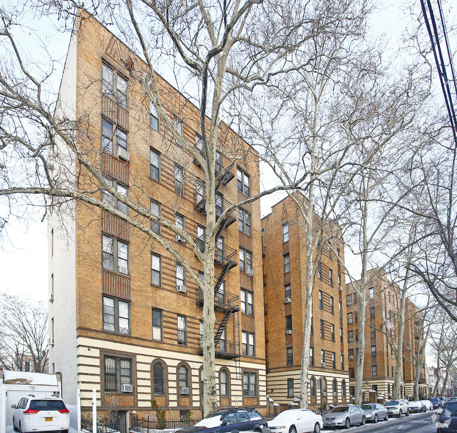 Building Photo - 1970 E 18th St