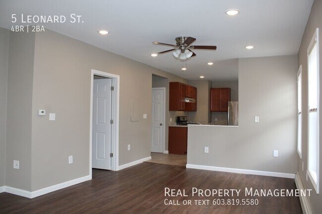 Building Photo - Newly Renovated Rochester 4 Bedroom Duplex...