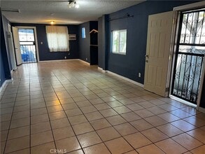 Building Photo - 1434 E 57th St