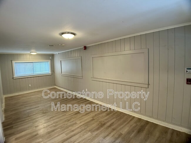 Building Photo - 325 Bury St