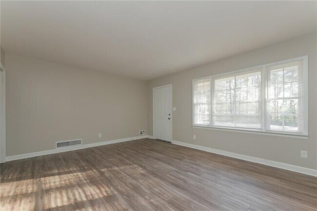 Building Photo - 123 New Hope Rd