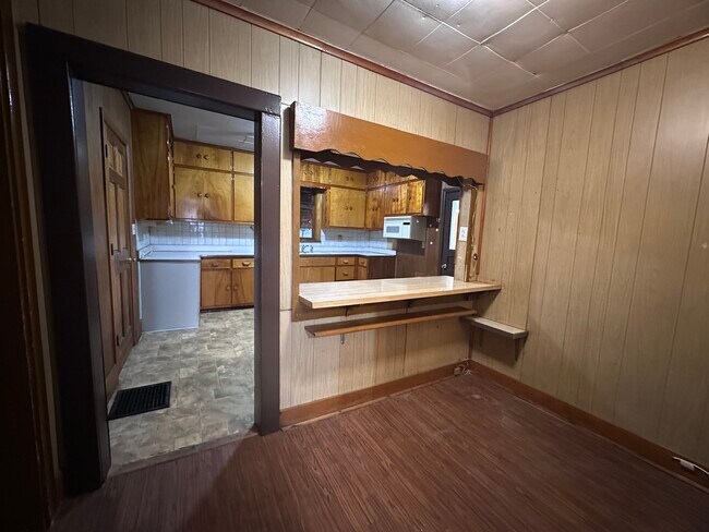 Building Photo - 217 Warrington-