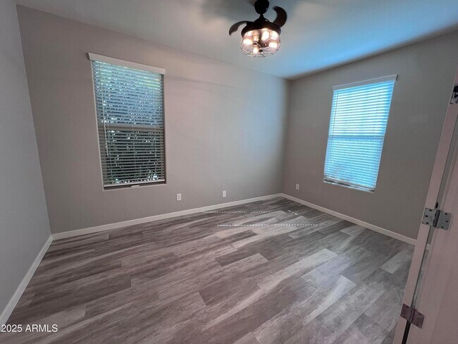 Foto del edificio - 9722 E Tungsten Dr