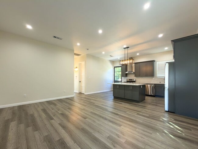 Foto del edificio - Newly Remodeled 2BR ADU in Mission Hills!