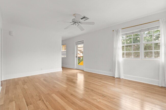 Foto del edificio - 223 Park Ave
