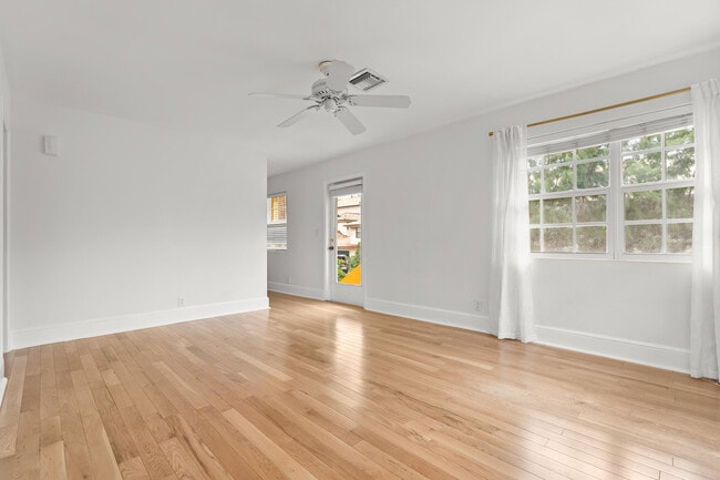 Building Photo - 223 Park Ave