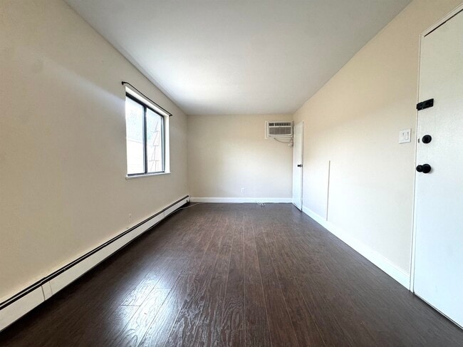 Building Photo - 78 69th St