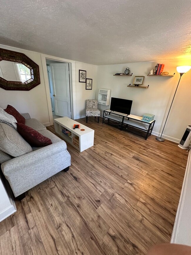 Building Photo - Furnished Studio Available in Pigeon Point