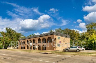 Building Photo - 811 S Mesquite St