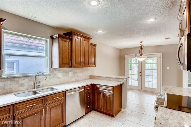 Building Photo - 4 br, 2.5 bath House - 3427 Waterview Trai...