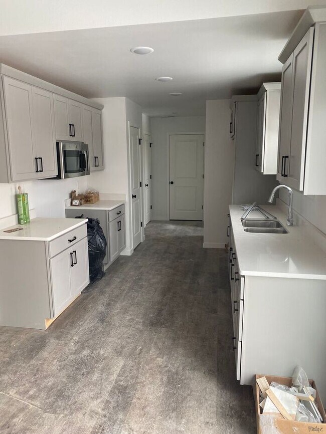 Foto del edificio - $2,200 | 3 Bedroom, 2.5 Bathroom Townhome | Pet Friendly* | Available for August 1st, 2026 move in!