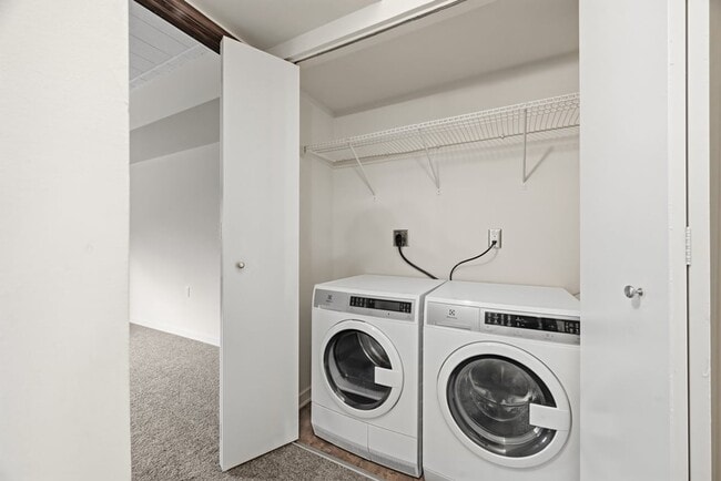 Building Photo - Bryn Mawr