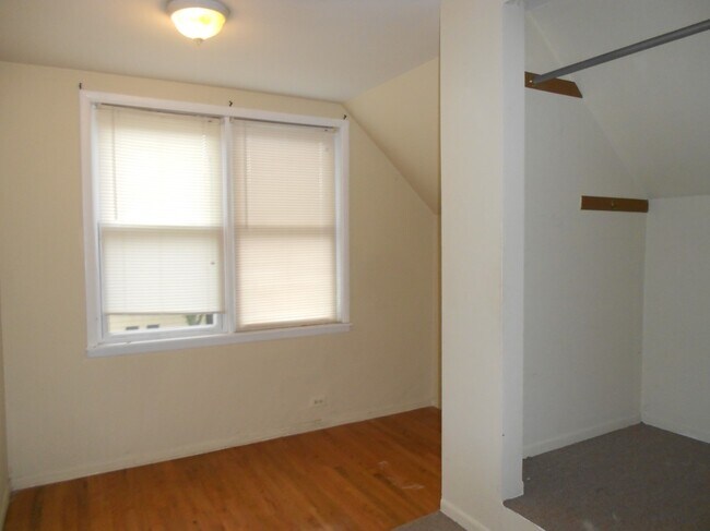 Building Photo - 4137 N Western Ave