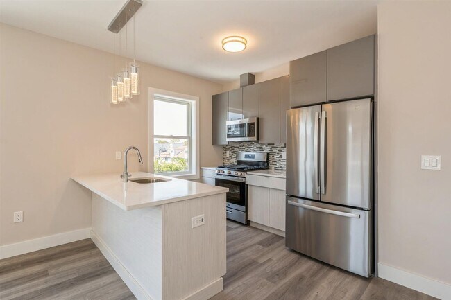 Foto del edificio - 6108 Hudson Ave