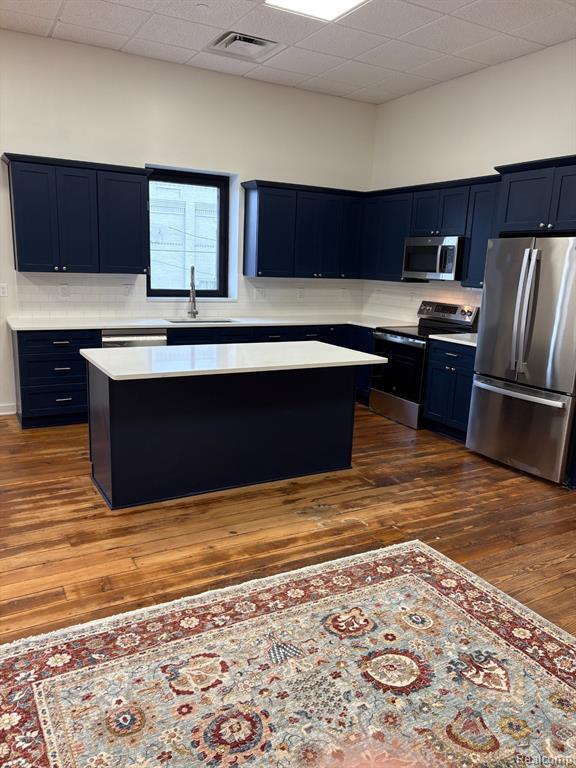 Foto del edificio - 105 E Main St