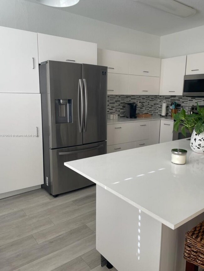 Foto del edificio - 8642 NW 112th Ct
