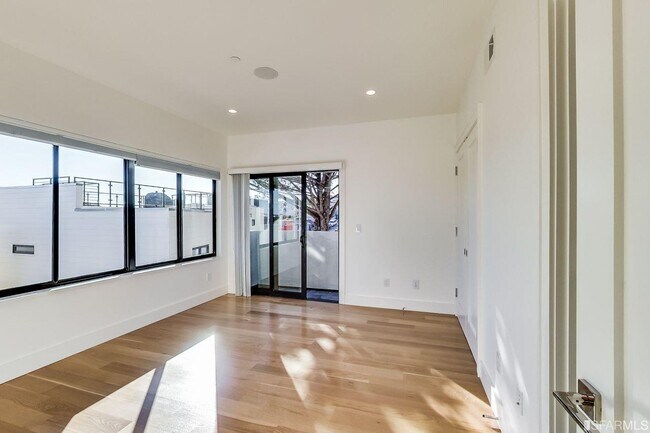 Building Photo - 40 Bernal Heights Blvd