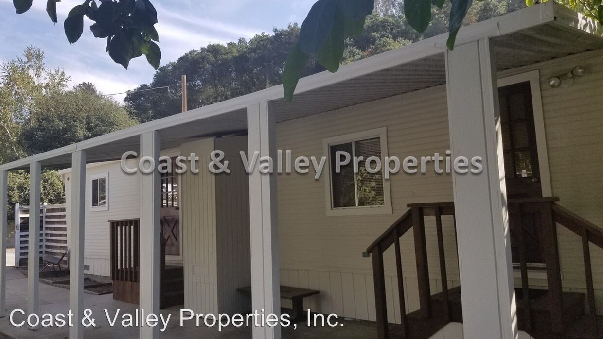 Primary Photo - 340 Echo Valley Rd